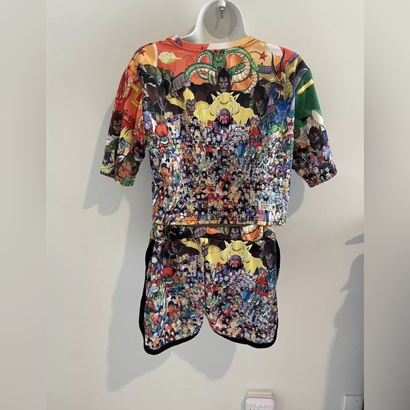 Custom-themed crop top shorts set - Picture 4 of 5